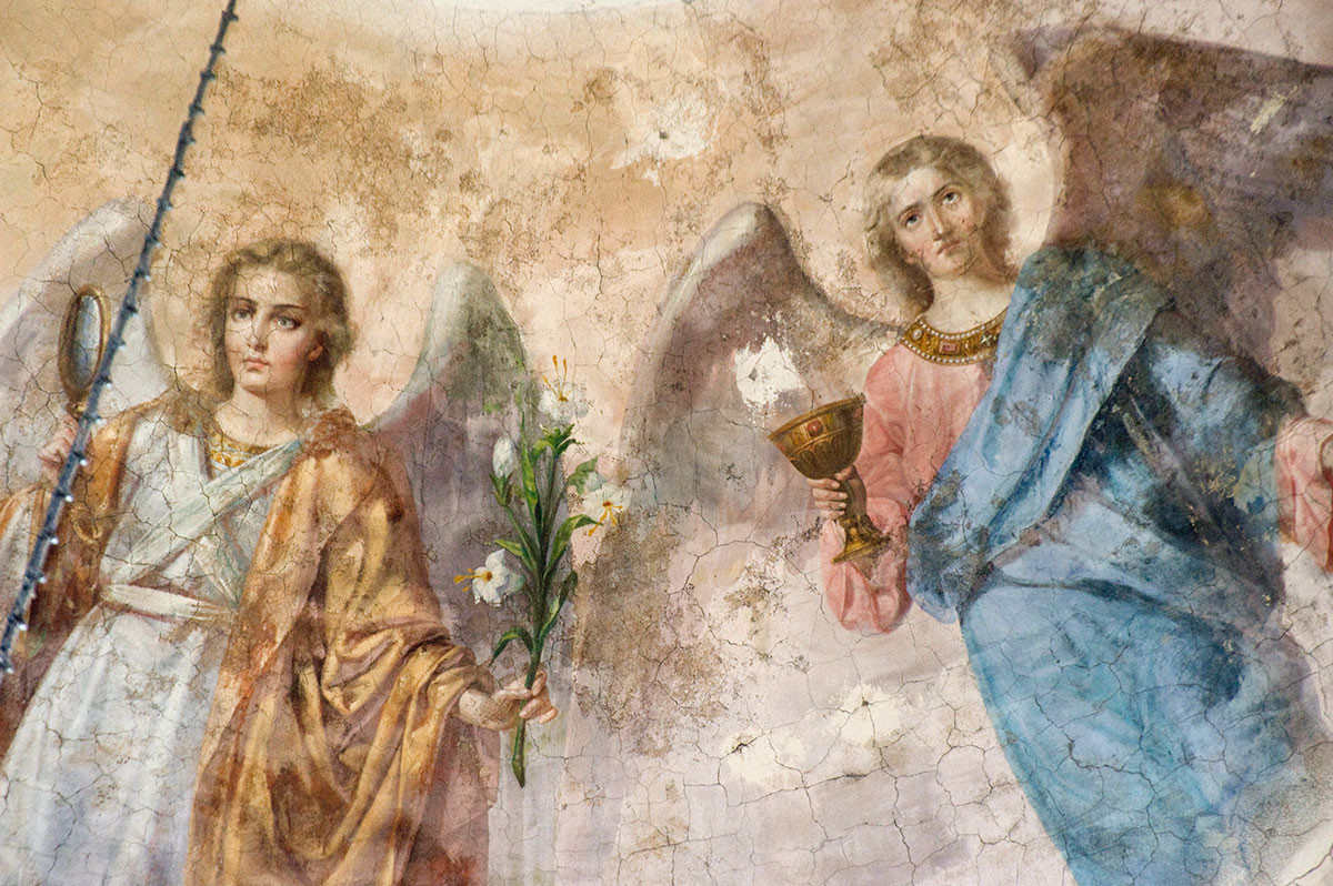 Epiphany Cathedral. Main dome painting: Archangels Gabriel (left), Raphael. August 23, 2016.