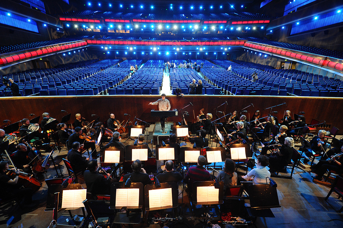 Concert dans la salle du Palais après sa rénovation