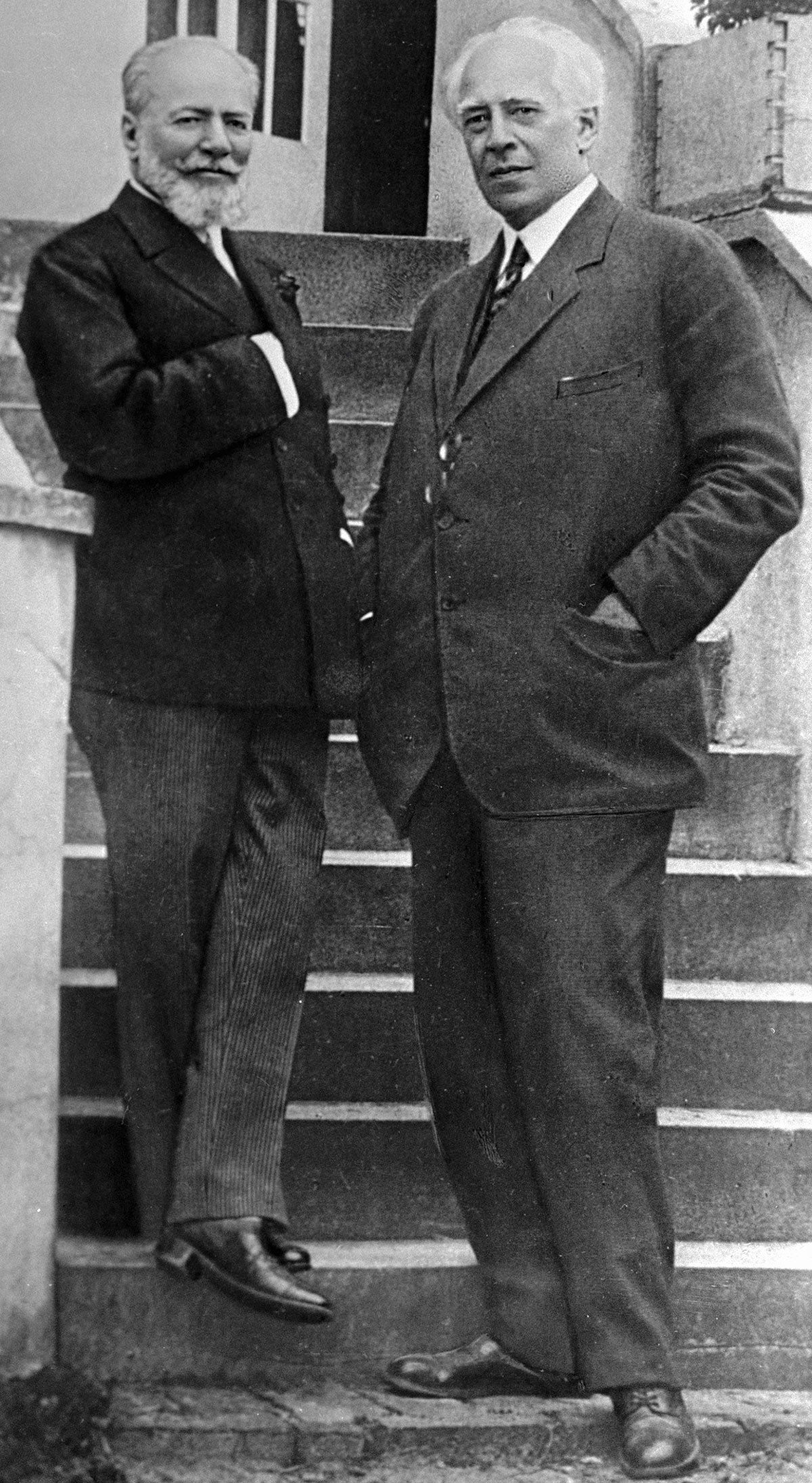 Vladimir Nemirovič-Dančenko in Konstantin Stanislavski.
