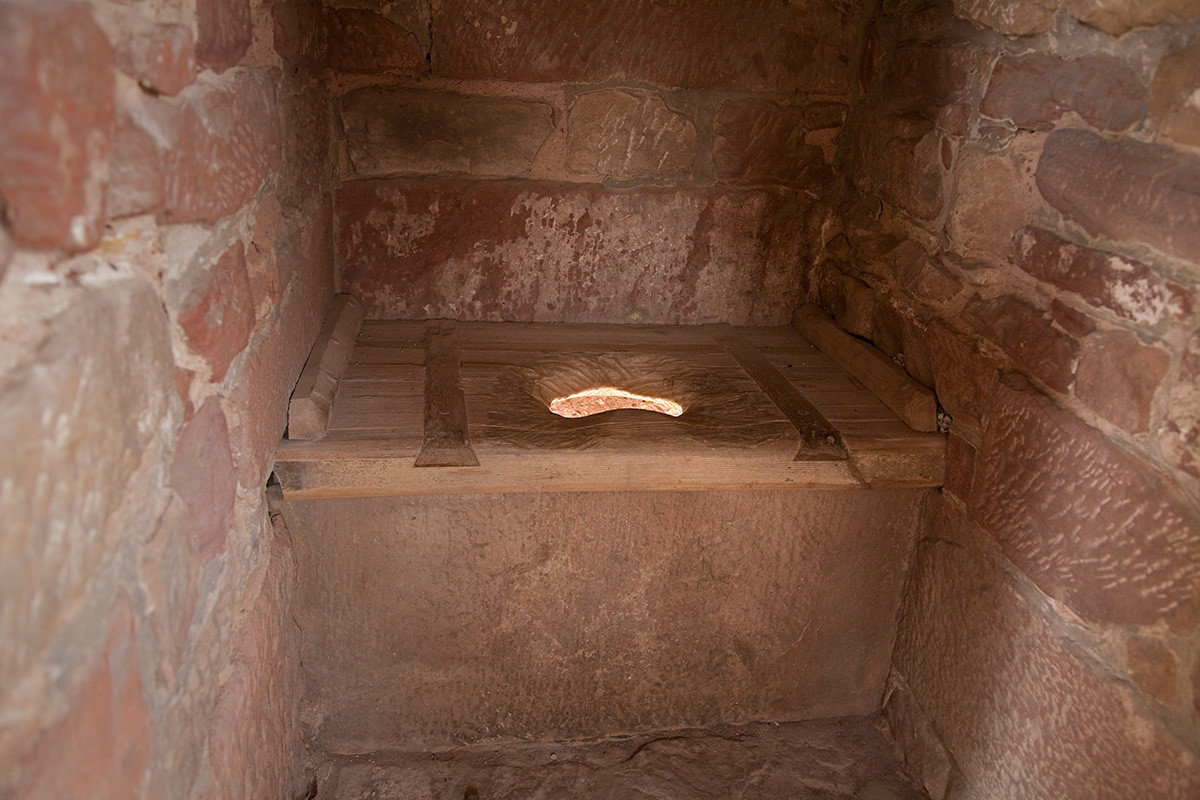 Banheiro medieval típico.
