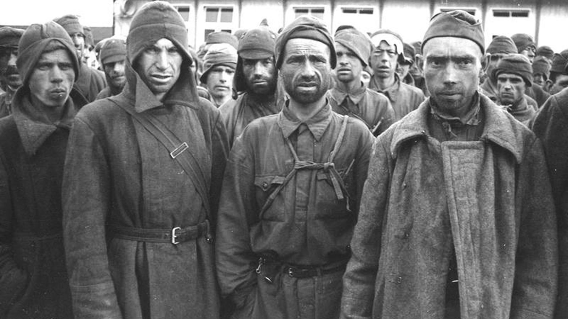 Prisioneros de guerra soviéticos en el campo de Mauthausen.
