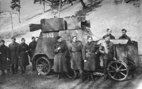 Coche blindados Fiat-Izhorski, capturado por las tropas lituanas y bautizado como ‘Zaibas’. Años 30.