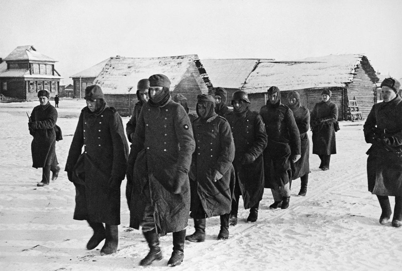 Los prisioneros de guerra alemanes cerca de Moscú.
