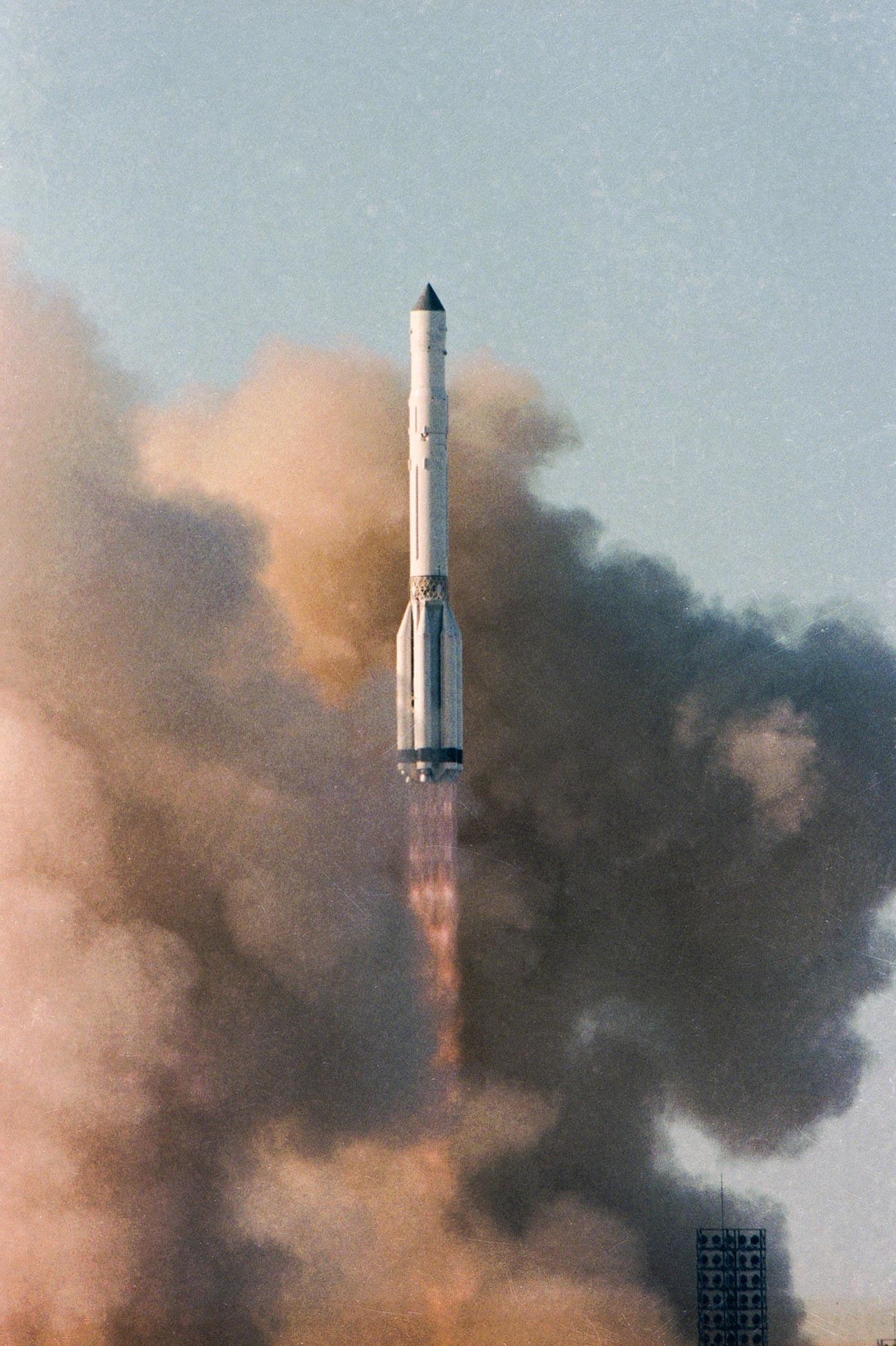 Lanzamiento de la misión espacial Vega 2