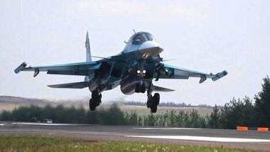 СИРИЈА: Во руската воздухопловна база „Хмејмим“ забележано оружје за војните на 21 век (ФОТО)