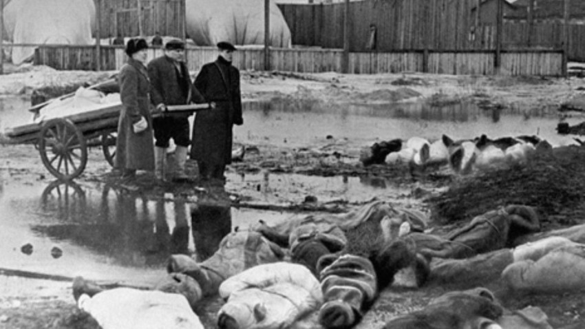 Durante el mes de enero de 1942 murieron en Leningrado 96.751 personas.