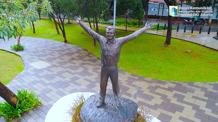 Patung Yuri Gagarin di Taman Mataram, Jakarta Selatan.