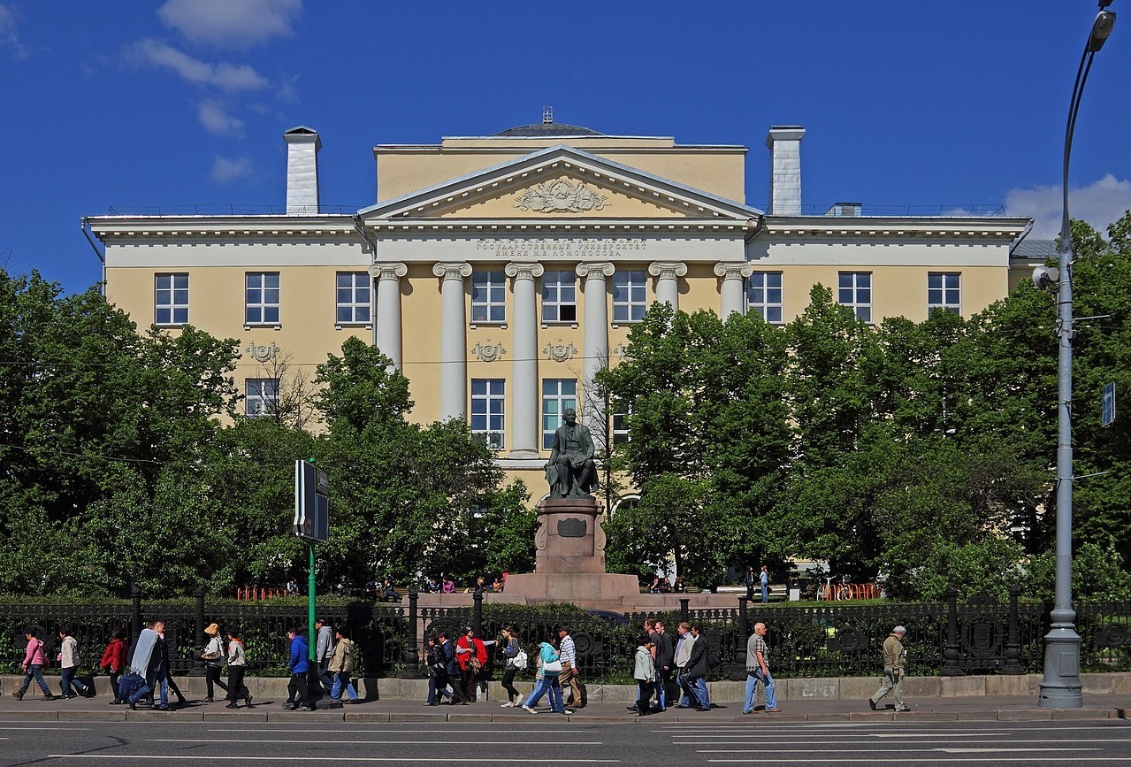 Ulica Mohovaja, stare zgradbe Moskovske državne univerze.
