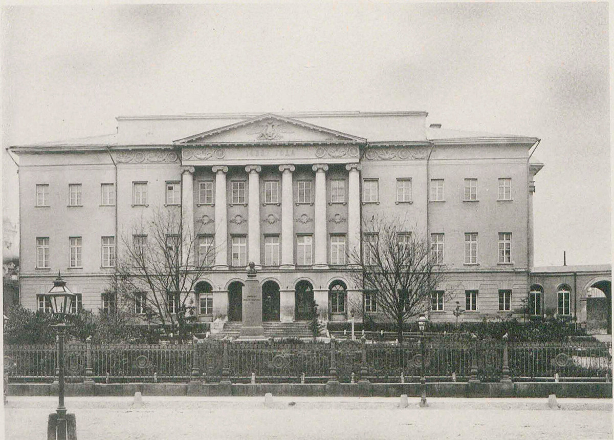 Сградата на МГУ