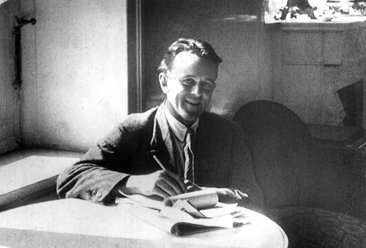 Американският революционен писател и репортер Джон Рид в Москва, СССР, около 1920 г.