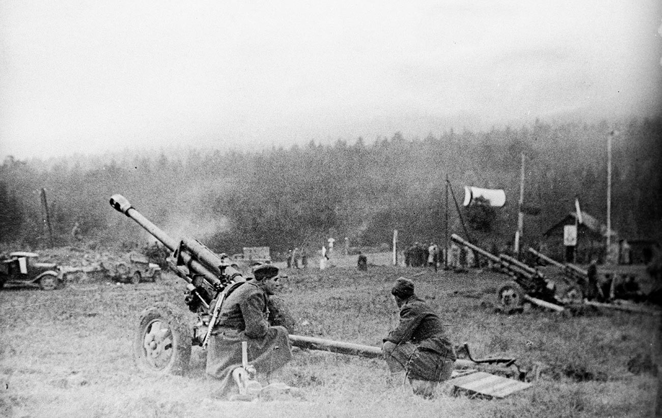 Batterie du Corps tchécoslovaque au col de Dukla