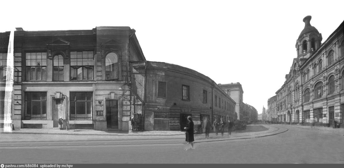 L’edificio d’angolo negli anni Trenta
