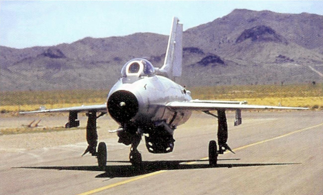 Von den Red Eagles betriebene MiG-21