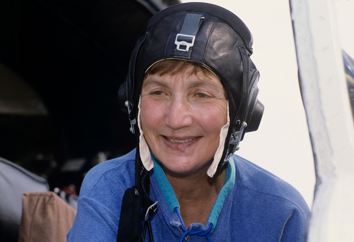 Pilot Uji Galina Rastorguyeva juga melakukan penerbangan dari Moskow ke Miami pada 1992. Penerbangan tersebut didedikasikan untuk peringatan 500 tahun penemuan Amerika dan peringatan 50 tahun program pinjam pakai dari Amerika ke Uni Soviet. 