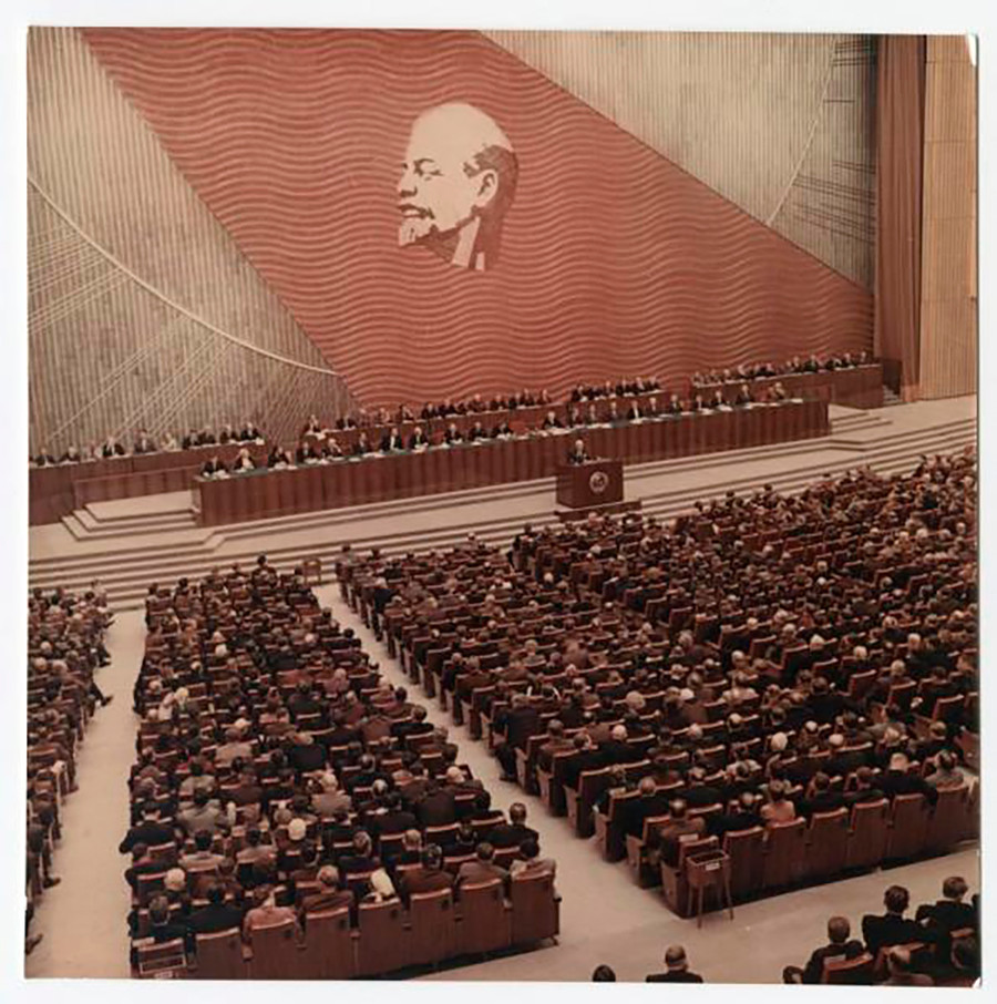 新しい大会宮殿で行われた第22回共産党大会。フルシチョフがここで非スターリン化の推進を指示した