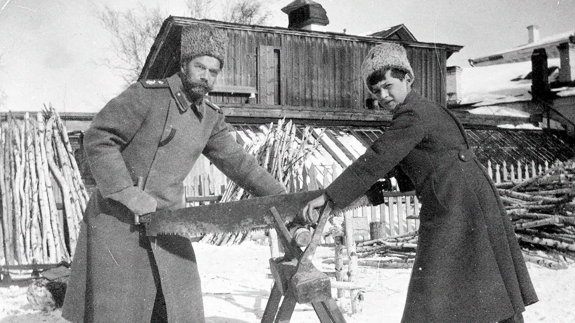 Couverture: Nicolas II et son fils à Tobolsk, en 1917