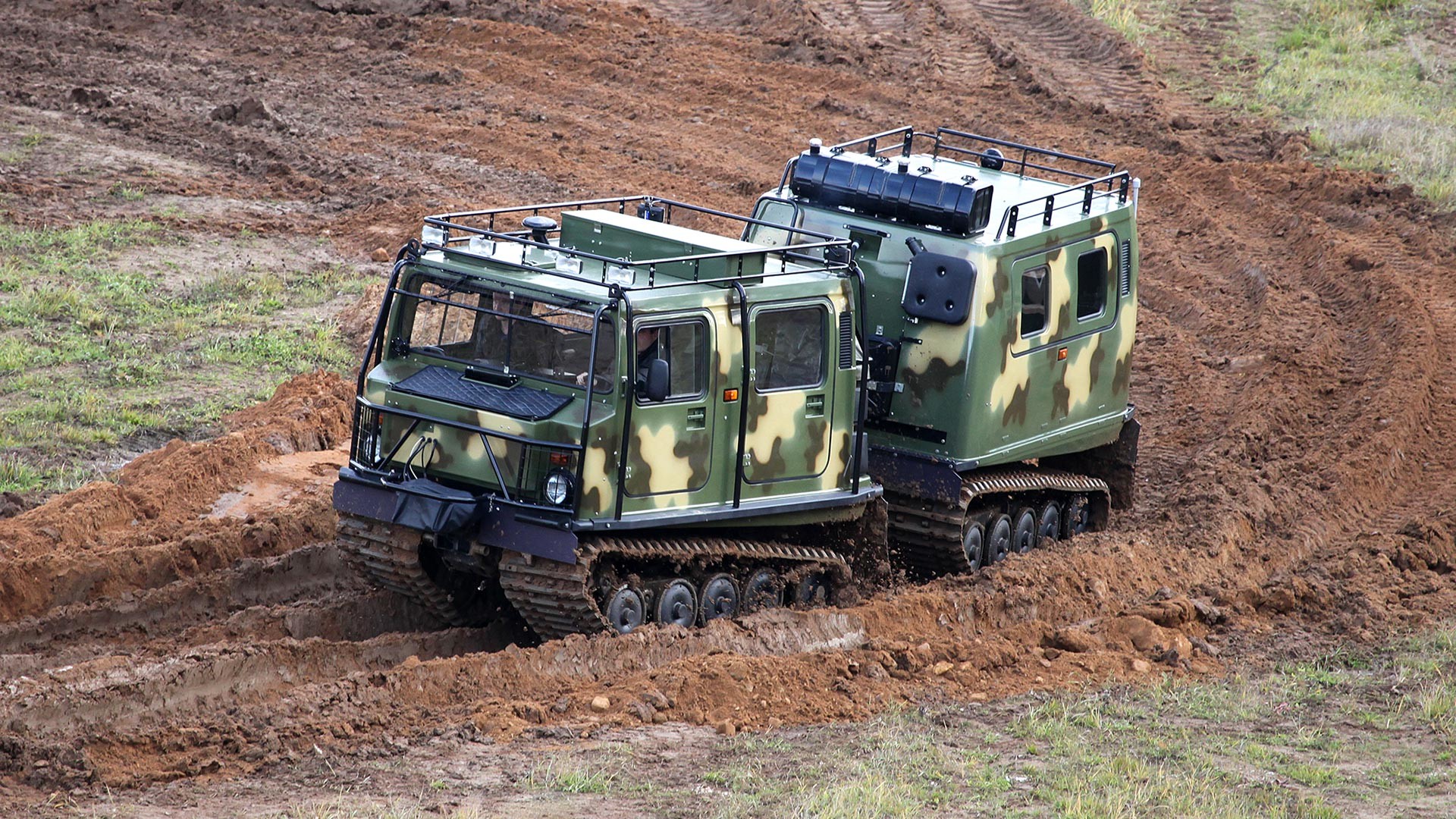 Gusjenično terensko vozilo GAZ-3351 