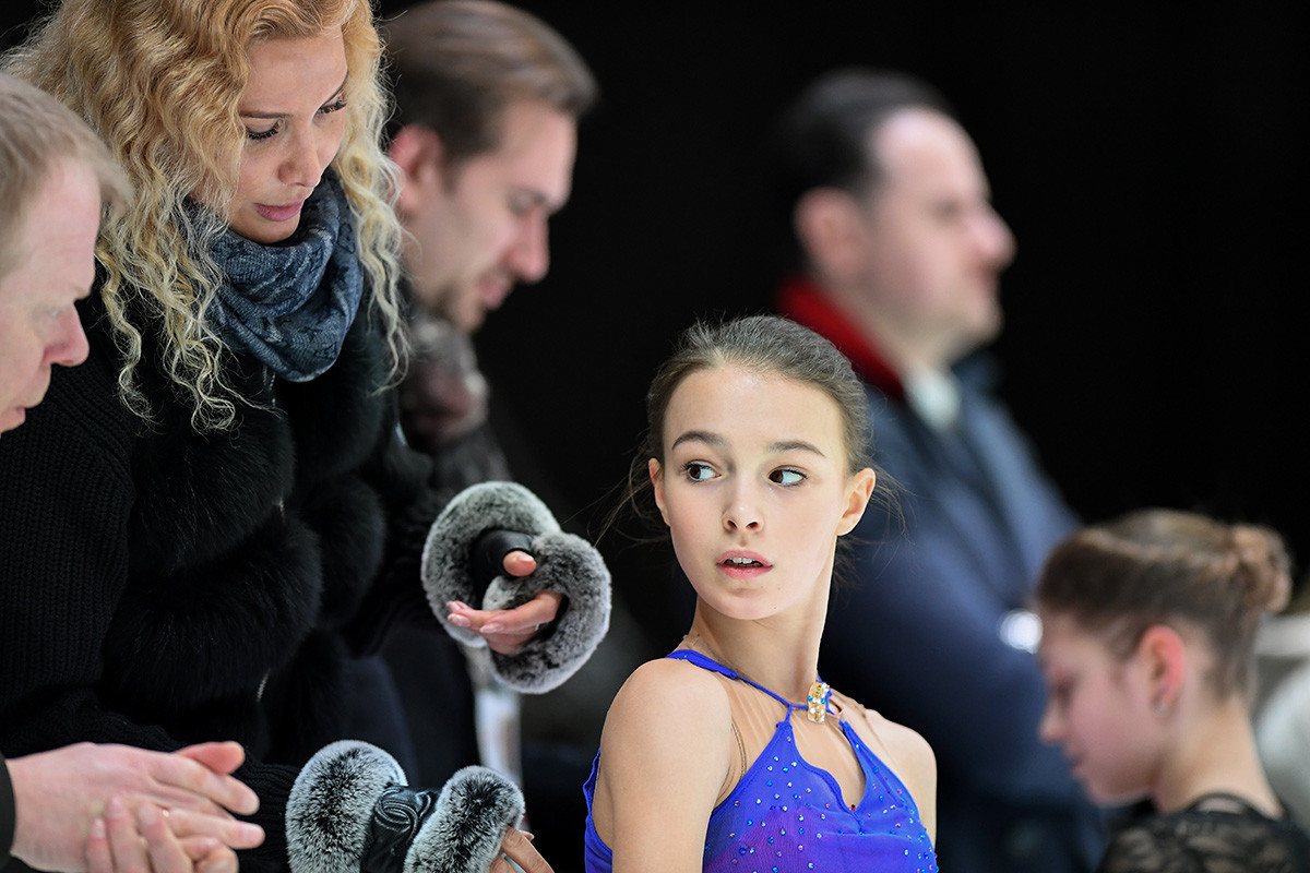 Anna Scherbakova durante o treino feminino no Campeonato Europeu de Patinação Artística ISU 2020 em Steiermarkhalle, em 25 de janeiro de 2020, em Graz, Áustria
