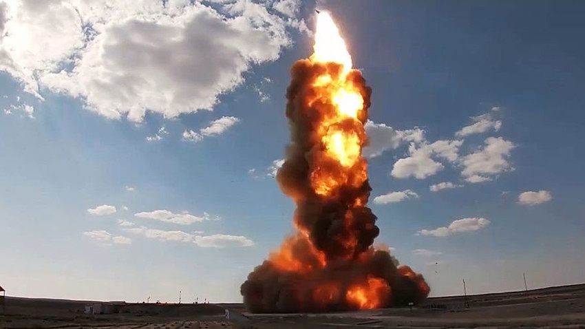 Tangkapan layar dari video uji coba peluncuran rudal.