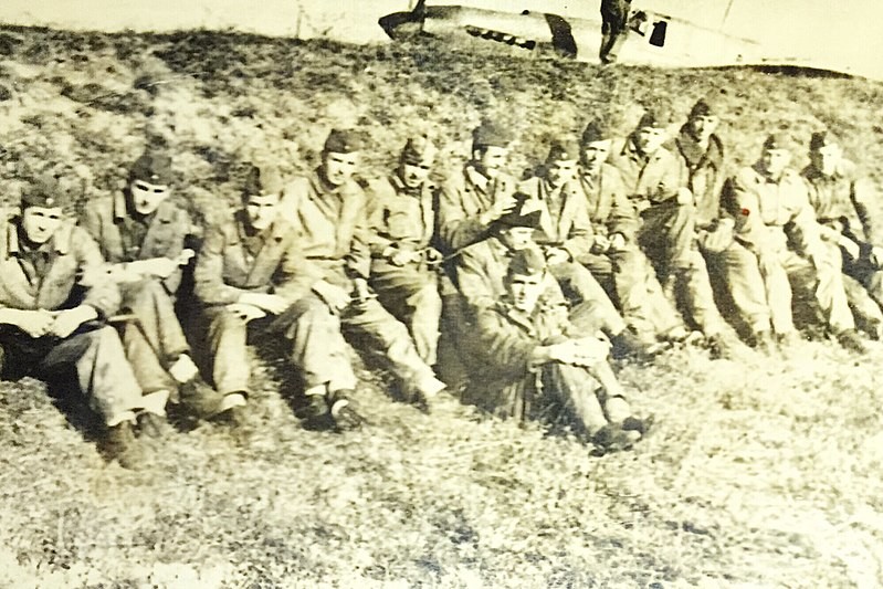 Pilotos y tripulación del 107º Regimiento de Aviación de Asalto, Fuerza Aérea Yugoslava, cc.1949