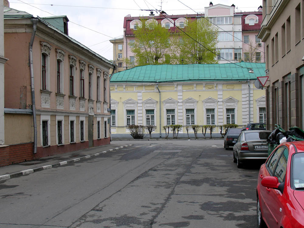 Ulica Malaja Poljanka, Moskva. Pogled z Malega Ordinskega pereulka