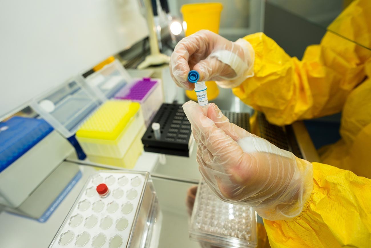Во Русија е регистрирана „Карнивак-Ков“, првата вакцина на светот против коронавирусот за животни.