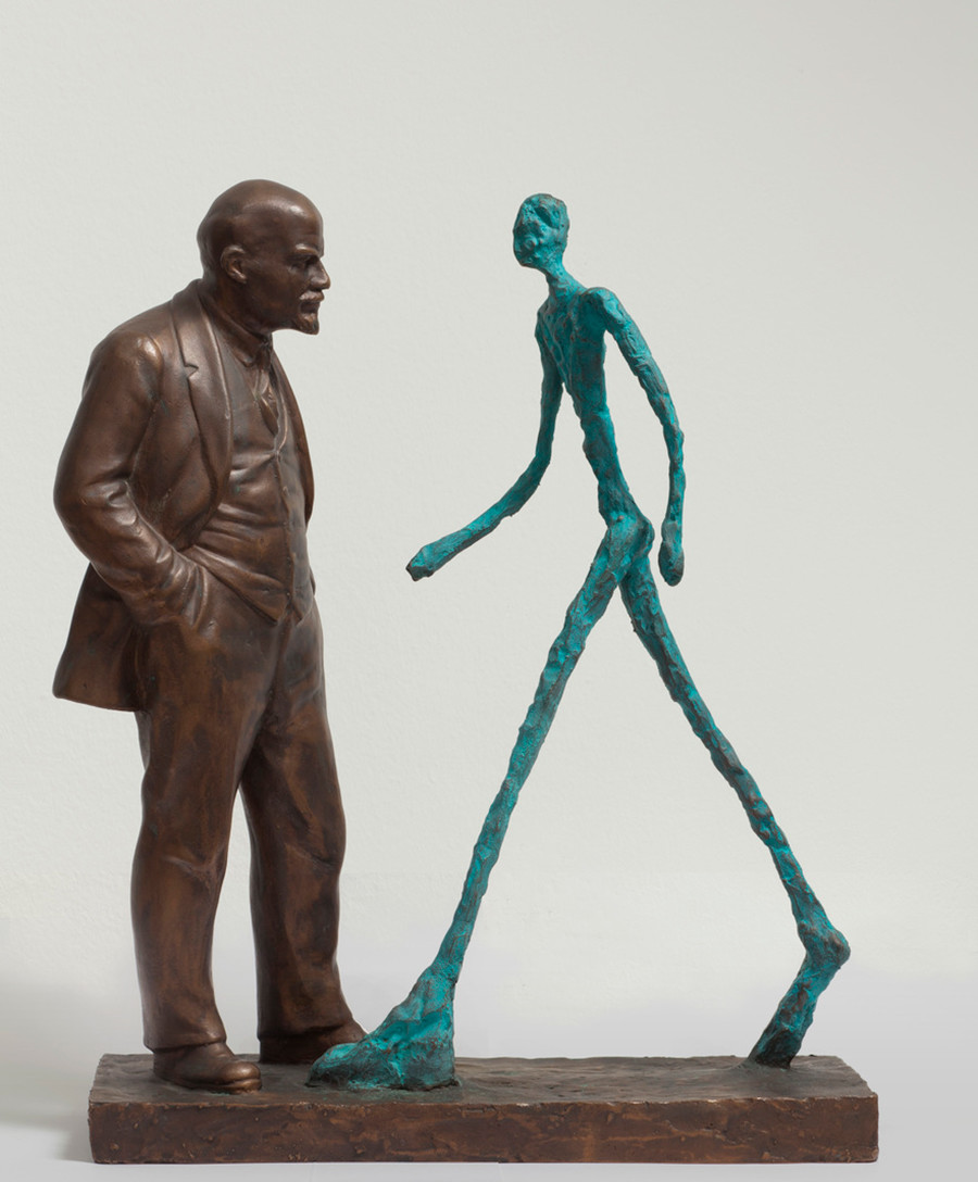 Rencontre entre deux sculptures (« Lénine et Giacometti ») par Leonid Sokov, 1987
