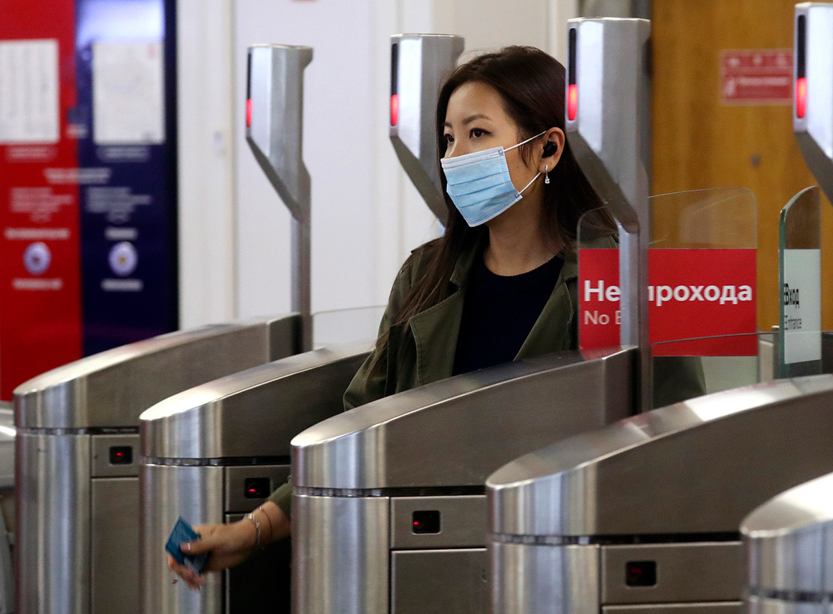 V moskovskem javnem prevozu je potrebna uporaba zaščitne maske.
