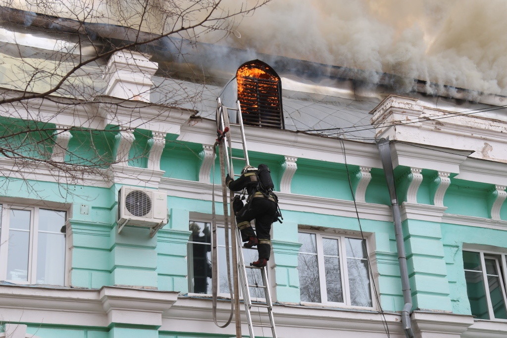 Incêndio em edifício de Blagoveshchensk que abriga clínica de cardiologia