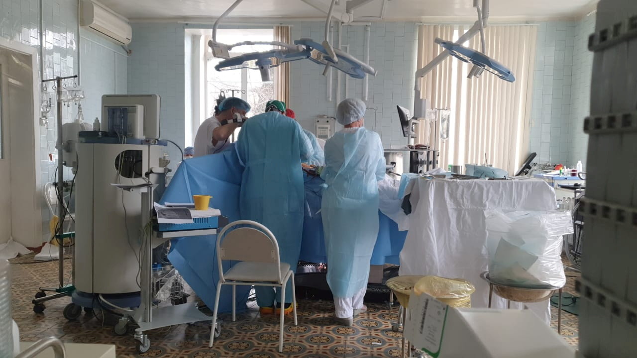Los cirujanos de la clínica de cardiología de Blagoveschensk realizan una compleja operación
