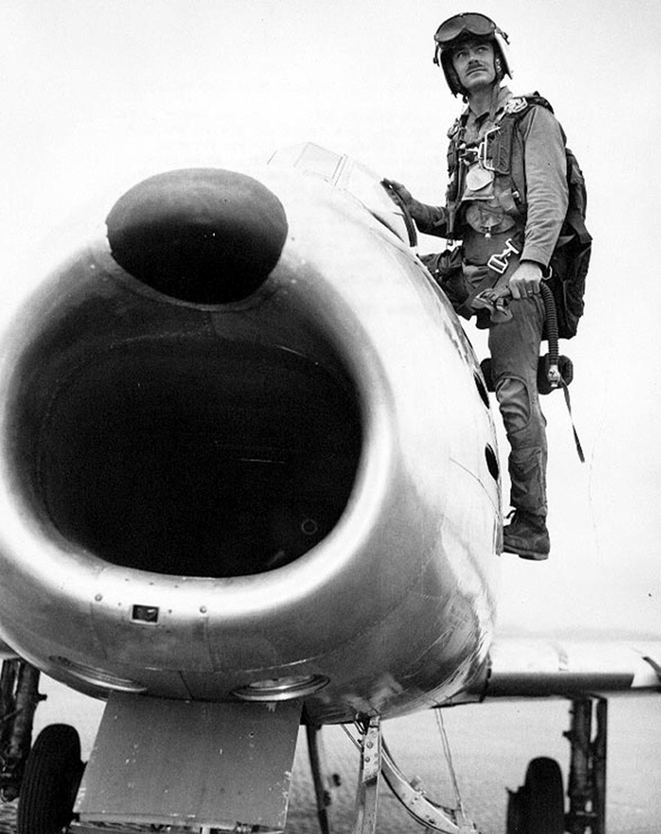 F-86で37回の飛行を行った米国軍のボルト少佐
