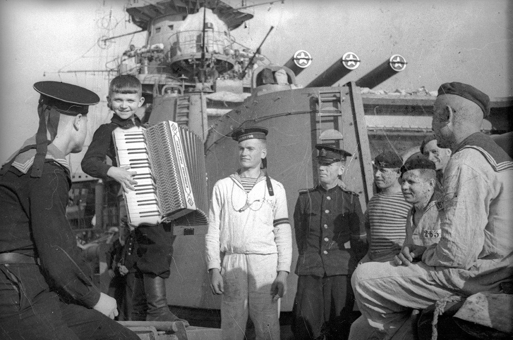 Sur le destroyer « Crimée rouge » dans le port de Sébastopol, 1944


