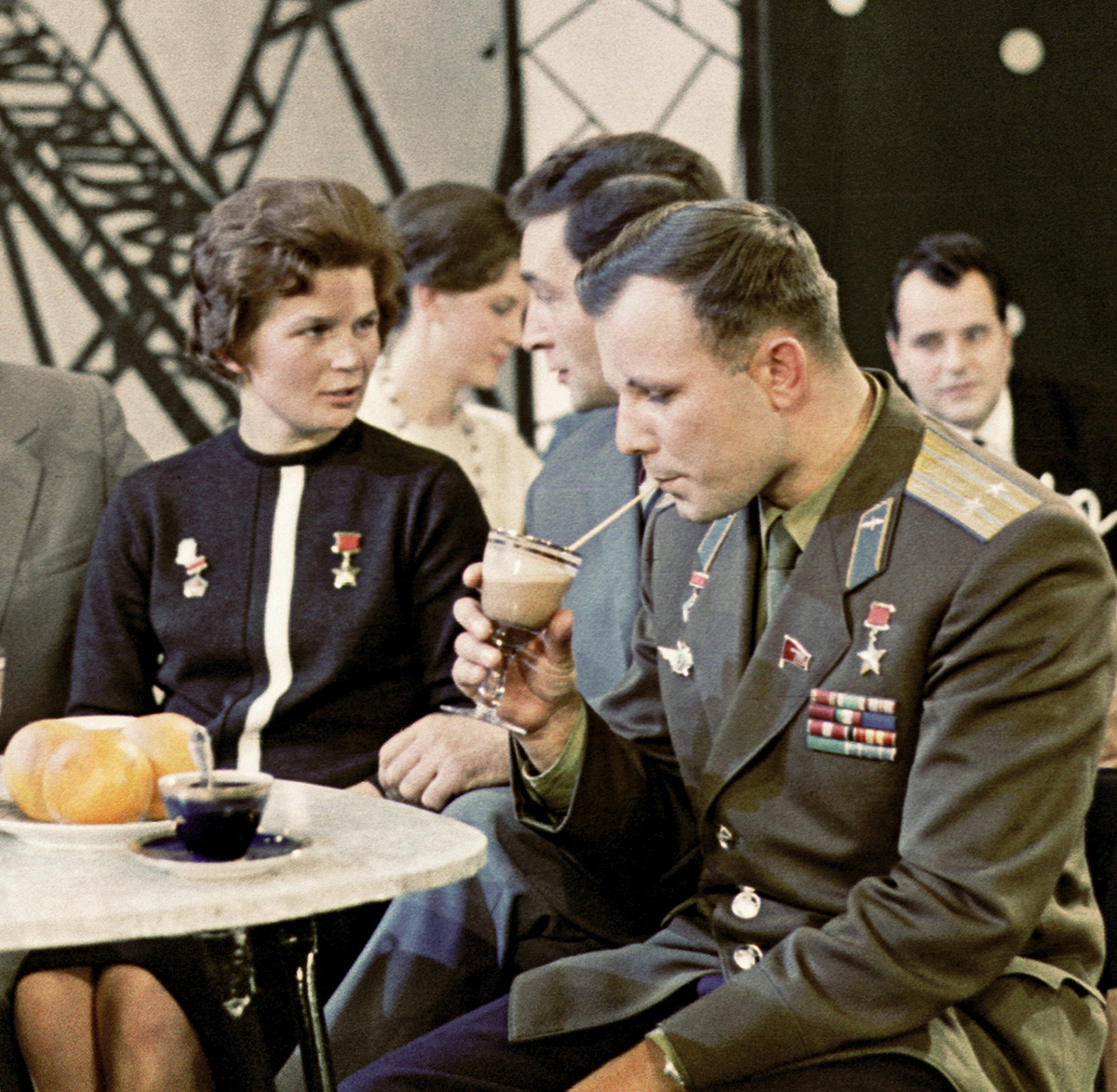 Lors du tournage de «Flamme bleue», l’émission du Nouvel An soviétique, 1963
