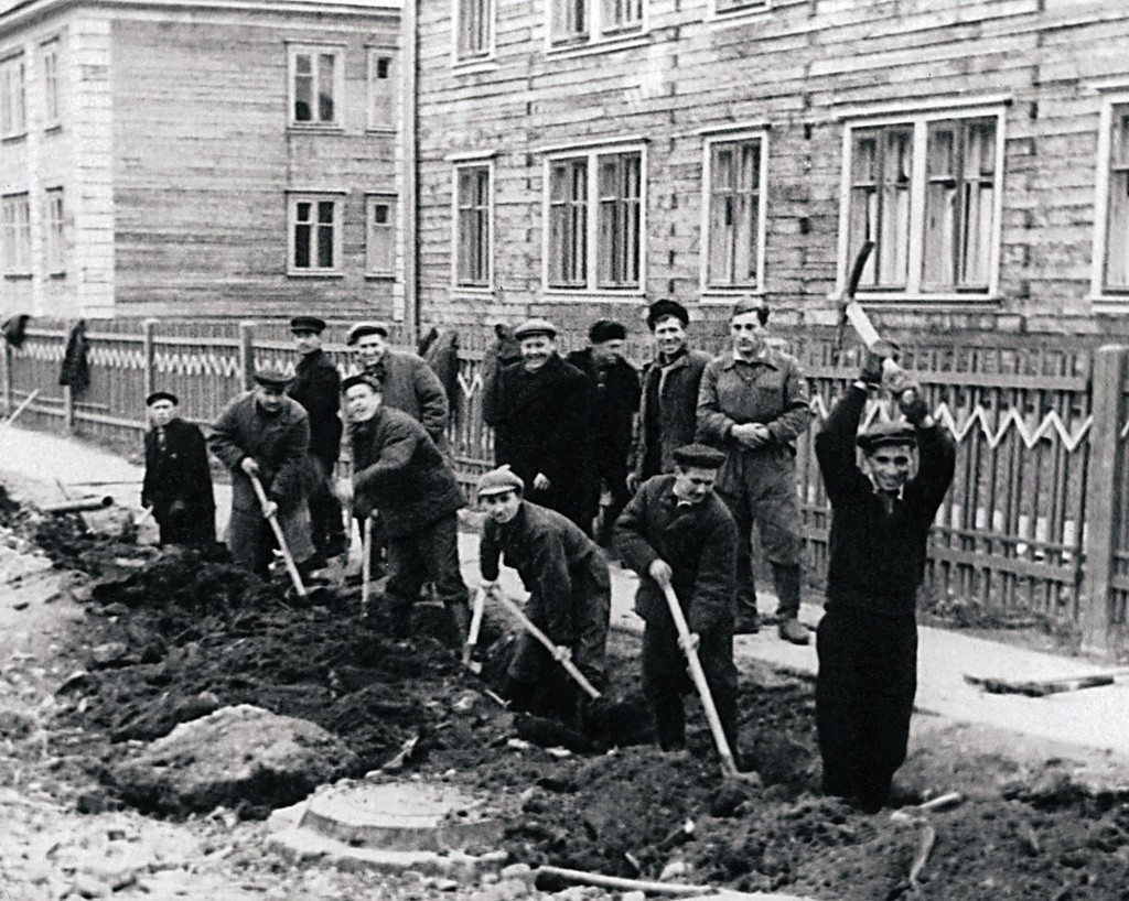 Soubbotnik dédié au verdissement d’un village, 1958

