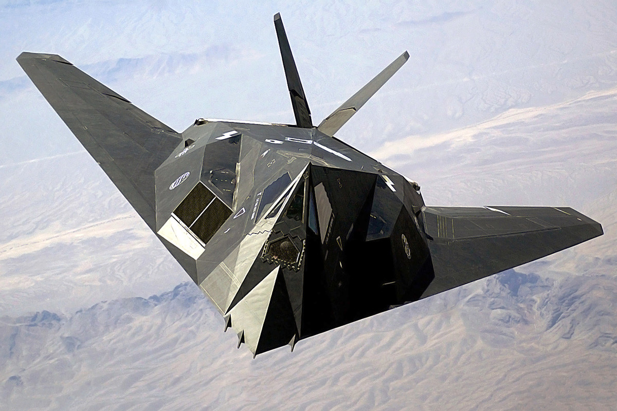 Un aereo da combattimento Stealth F-117A Nighthawk dell'US Air Force
