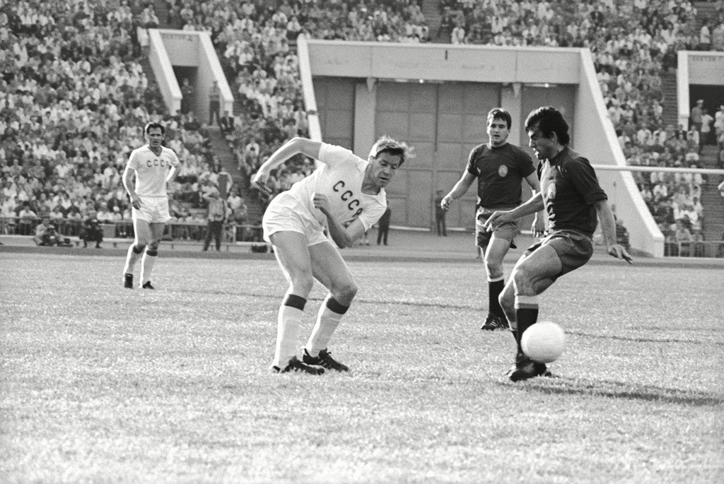 Partita di calcio tra URSS e Spagna a Mosca