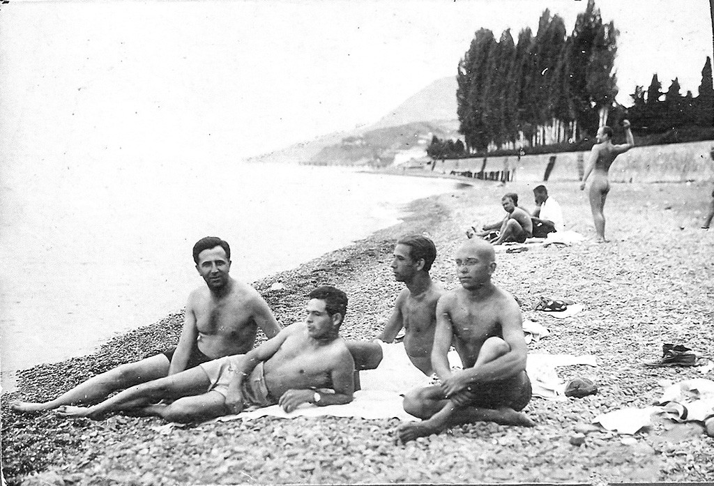 Fabrikarbeiter, die sich im Urlaub auf der Krim entspannen, 1928.
