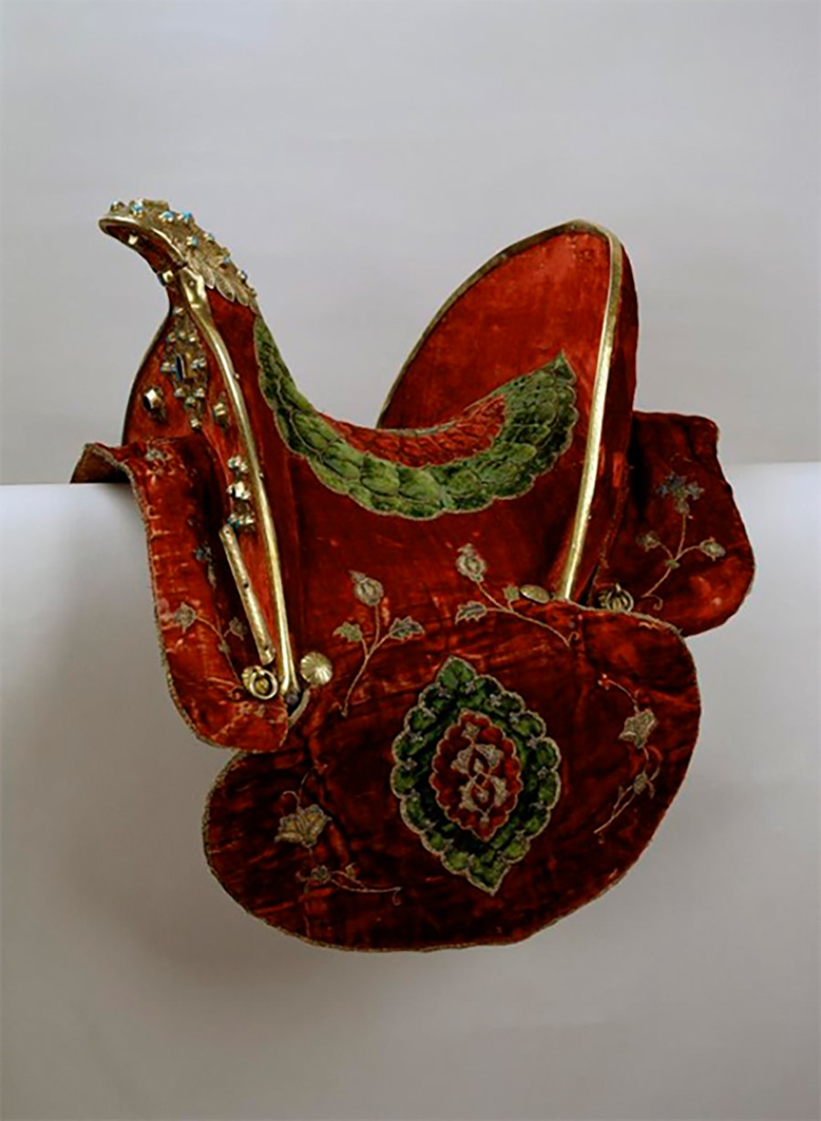 軽騎兵の鞍、ポーランド王ジグムント3世から皇帝ボリス・ゴドゥノフへの贈り物、16世紀