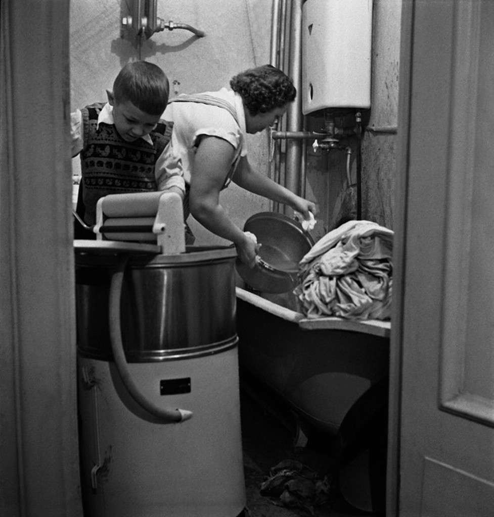 Journée de lessive à la maison, 1958

