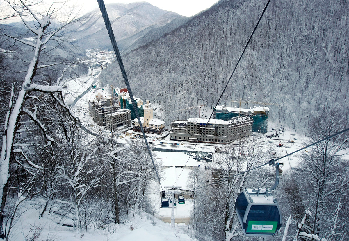 2014年冬季五輪開催前のソチの山リゾート地ローザ・フートル