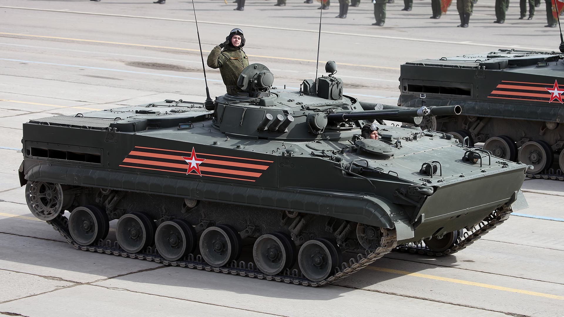 軽装甲車BMP-3