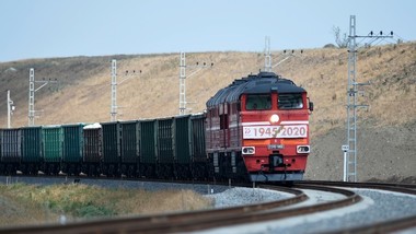 „Руски железници“ нудат алтернатива: Двојно побрз превоз на стоки отколку преку Суецкиот канал