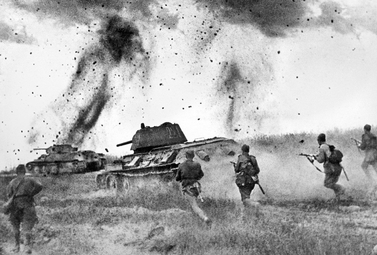 Атака соединений 5-й Гвардейской танковой армии в районе Прохоровки.