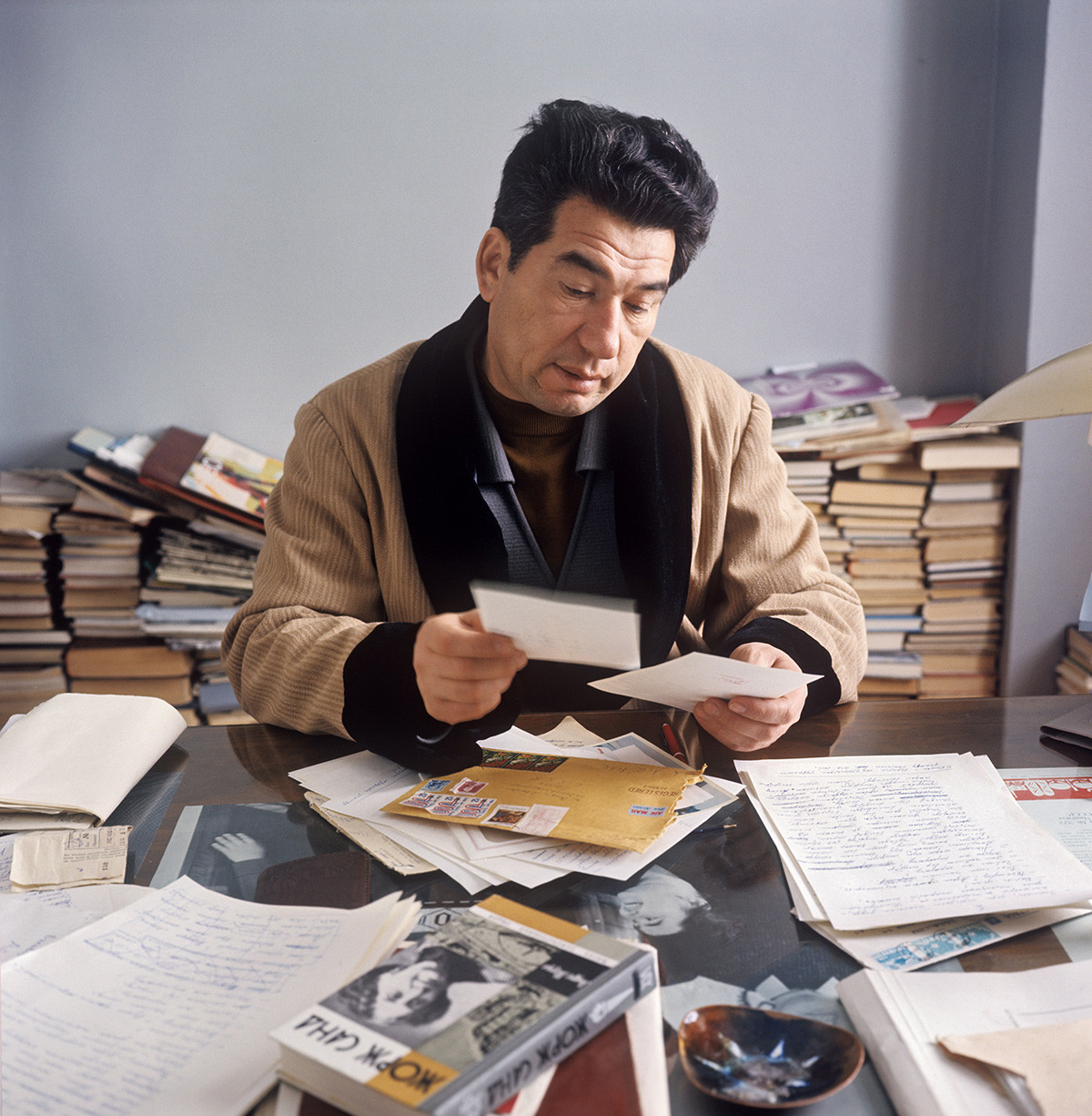 Lo scrittore Chingiz Ajtmatov, 1972
