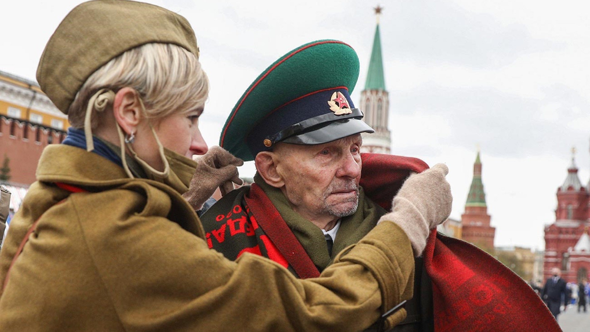 Un vétéran lors du défilé militaire sur la place Rouge dédié au 76e anniversaire de la Victoire dans la Seconde Guerre mondiale.