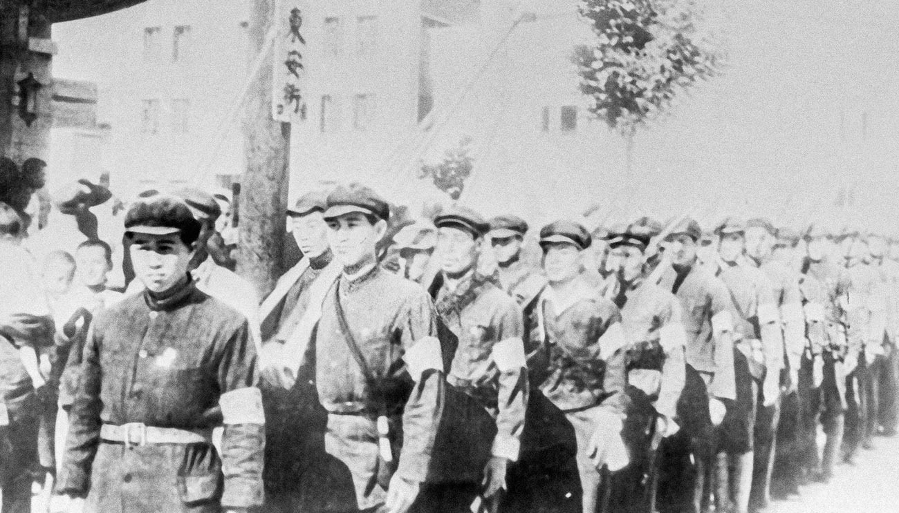 Radničko-seljački kineski odredi u vrijeme borbe s japanskim osvajačima. 
