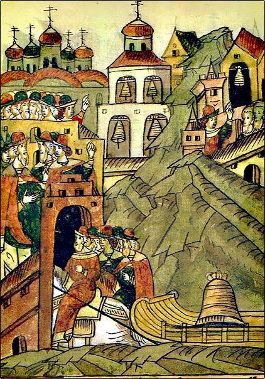 Die mit Seilen befestigte Nowgorod-Glocke wird aus Nowgorod nach Moskau gebracht. Aus der illustrierten Chronik von Iwan dem Schrecklichen (1568-1576).
