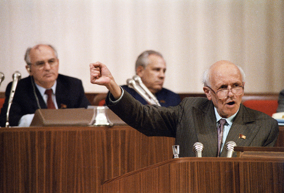  One of Sakharov's major appeals was to abolish Article 6 of the Soviet constitution.