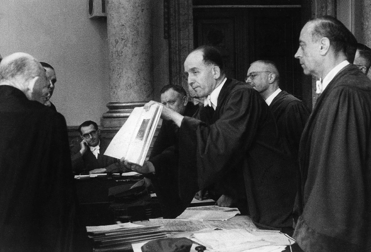Заседание Народной судебной палаты по делу о заговоре 20 июля 1944 года.