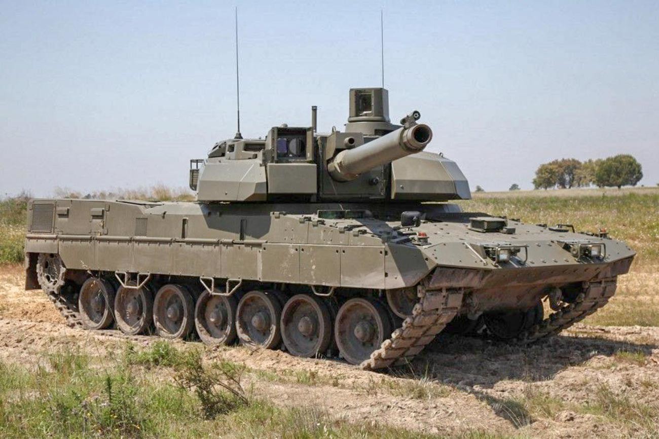 Europski osnovni borbeni tenk (EMBT). Korpus njemačkog borbenog tenka Leopard 2s i kupola francuskog suvremenog borbenog tenka Leclercs. 